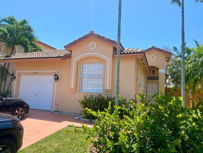 Photo - 8766 SW 213th Ter House
