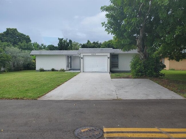 Building Photo - 6310 NW 71st Ave Rental