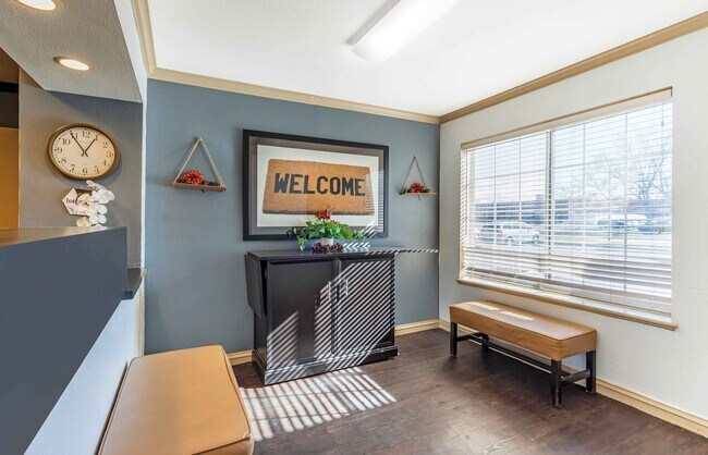 Photo - Furnished Studio-Chicago - Naperville - East