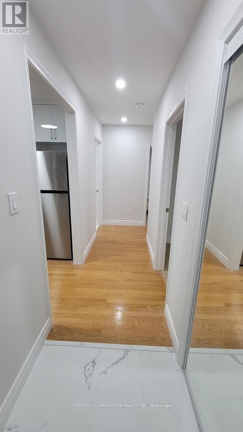 Photo - 83 Thickson Rd N