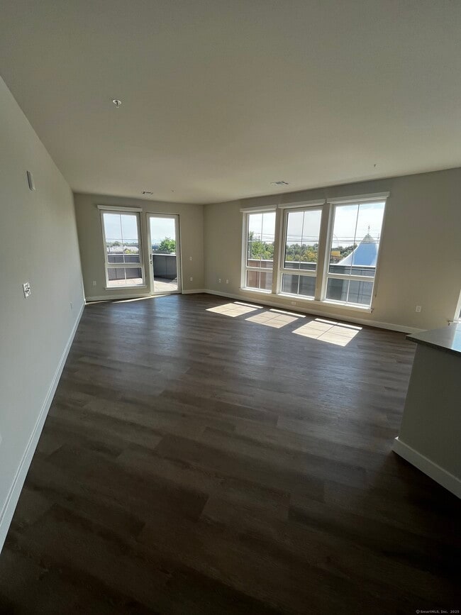 Building Photo - 467 West Ave Unit 4011 Rental
