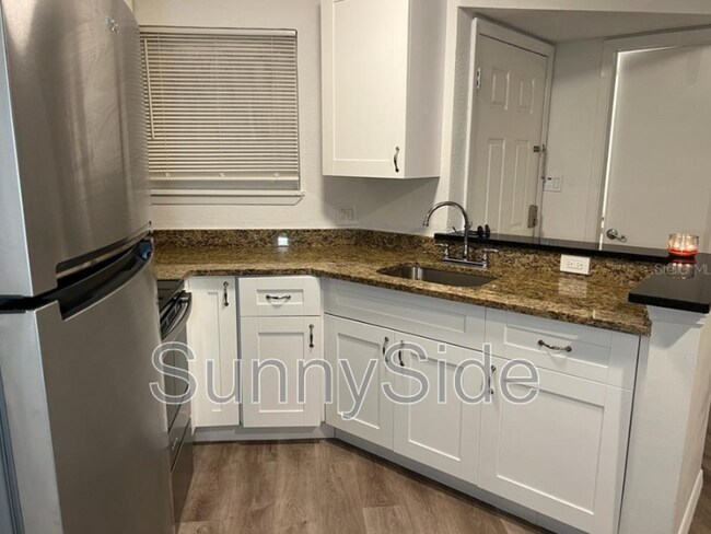 Photo - 1916 Lake Atriums Cir Unidad #41