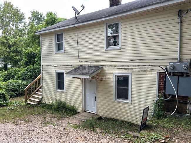 Building Photo - 707 Wilson St Rental