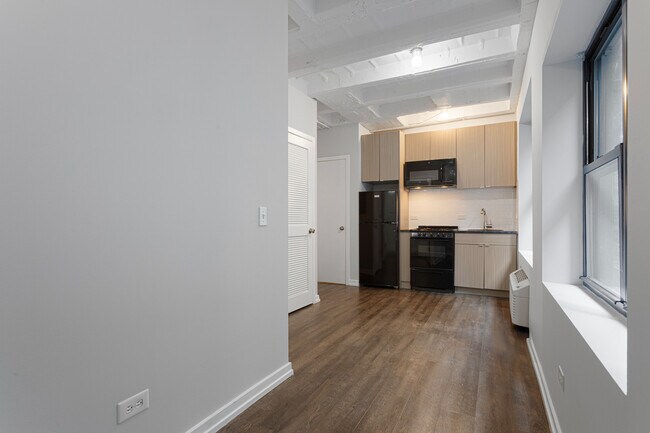 Photo - 5718 N Winthrop Ave Unidad 505