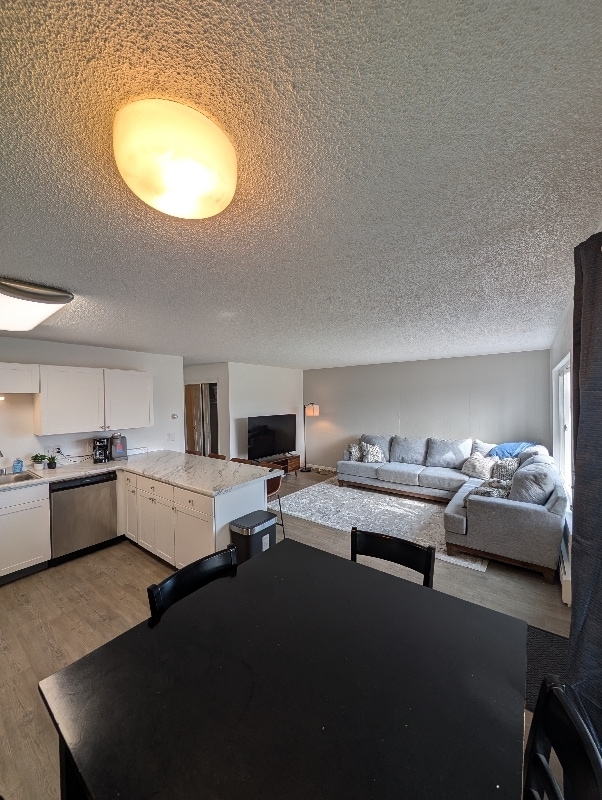 Building Photo - 1009 W 30th Ave Rental