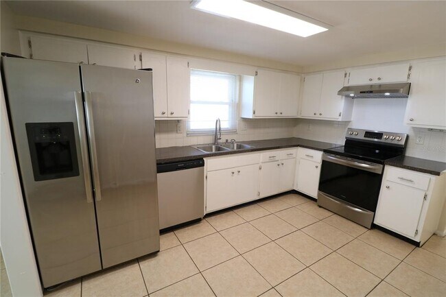 Photo - 7825 Birchwood Dr