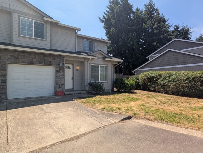 Photo - Nice 3 bed/1.5 bath duplex with fenced-in yard and 1 car garage