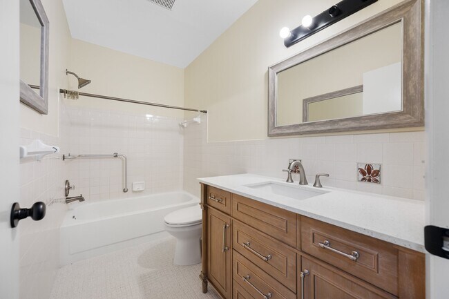 2258 World Pkwy Blvd W Unit 40