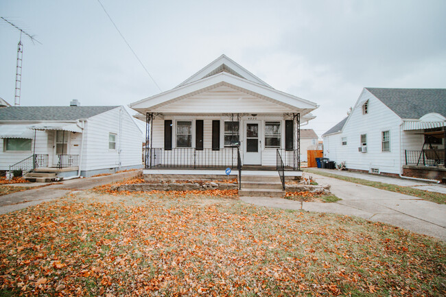 Photo - 4220 Caroline Ave House