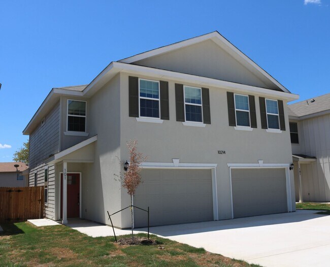 Photo - 10214 Lynwood Vlg