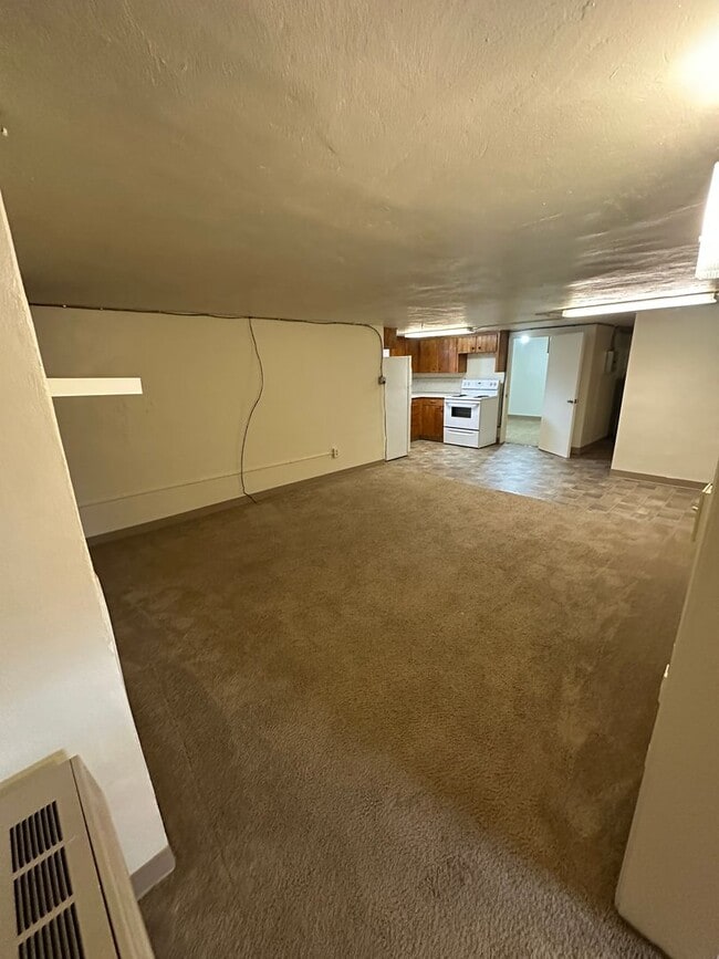 Photo - (487) 25th Street Duplex 2 Bdrm / 1 Bthrm Unidad 1036-B