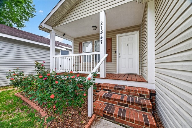 Building Photo - 21447 Sweet Grass Ln