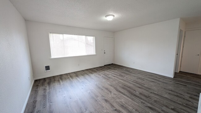 Photo - One level in Shewood