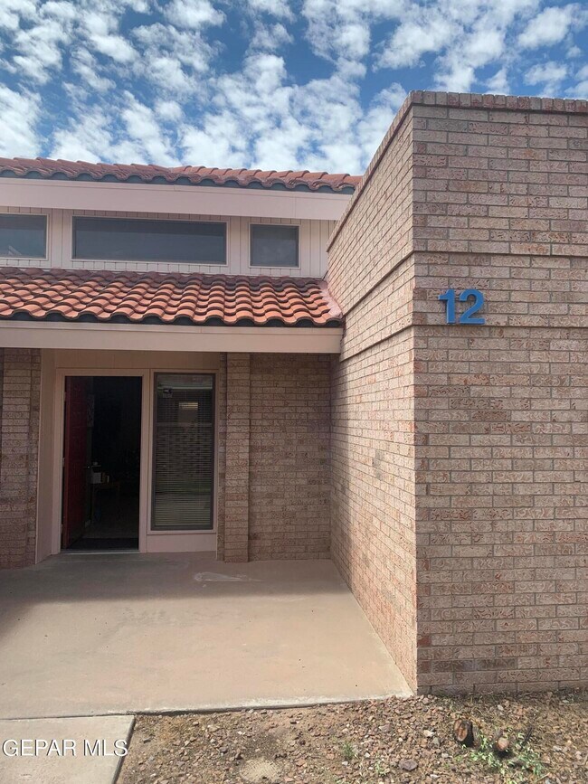 Building Photo - 7465 Stoney Hill Dr Unit 12C