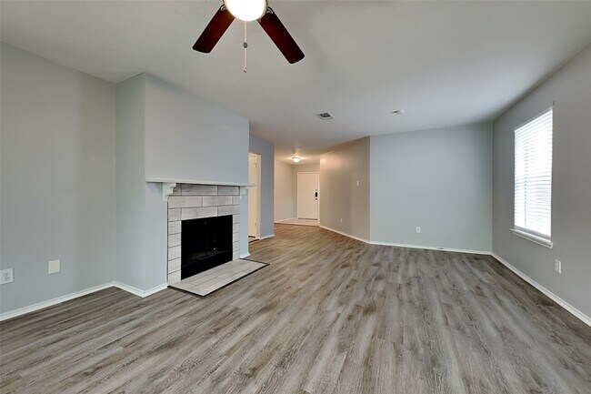 Photo - 26010 Richards Rd
