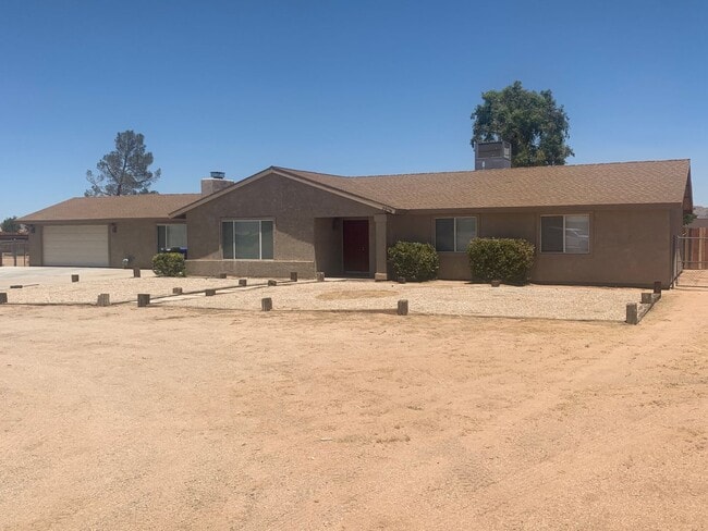 Building Photo - 4 BEDROOM APPLE VALLEY HOME ON CUL DE SAC!