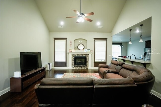 Photo - 2501 SW Tupelo Ave