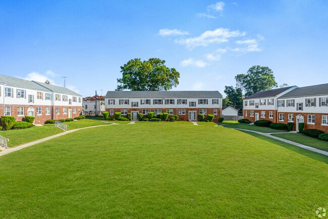 Photo - Pleasant Harbor Apartments