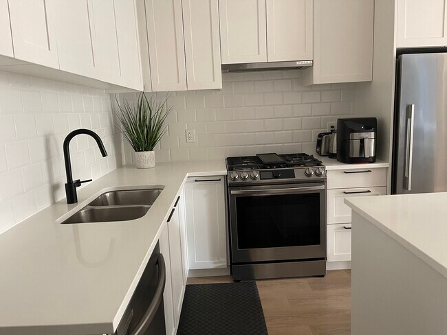 Photo - 5415 Brydon Cres