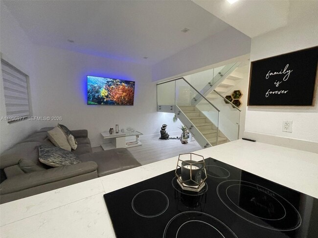 Photo - 325 NW 19th Ln Unidad 30