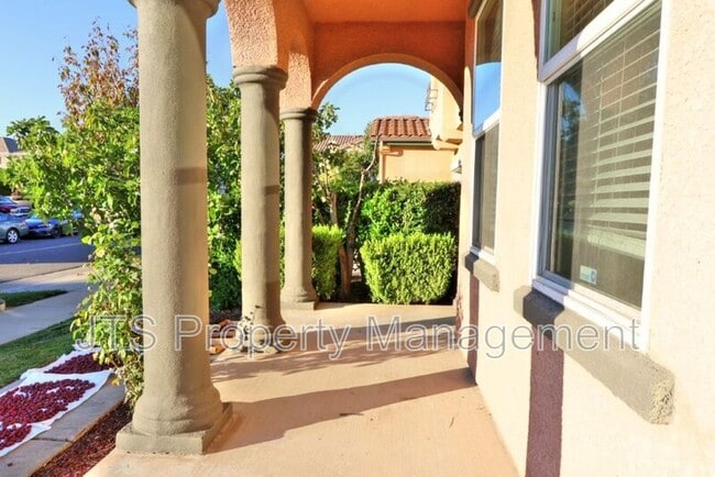 Photo - 2946 Trap Rock Way