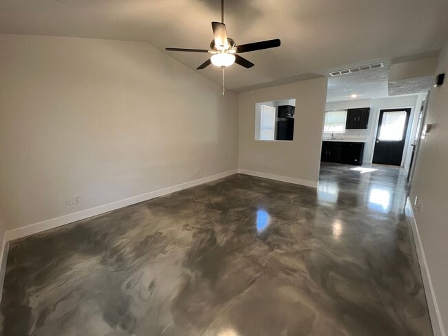 Photo - 3616-3618 Pimlico Dr Unit 3616