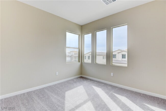 Building Photo - 11840 Pelican Butte Ave