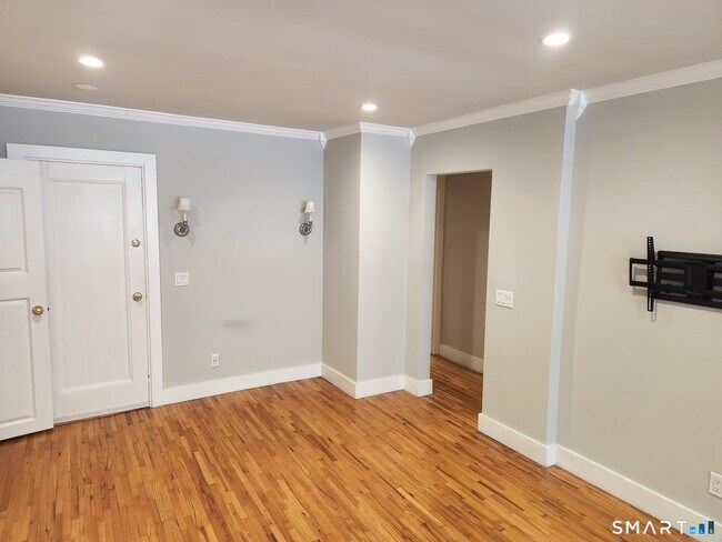 Photo - 11 Bedford Ave Unit APT N4