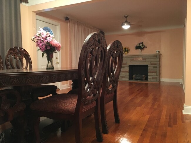 Building Photo - 3700 January Ave