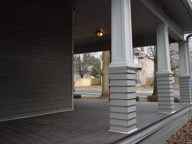 Photo - 706 W Maxwell St