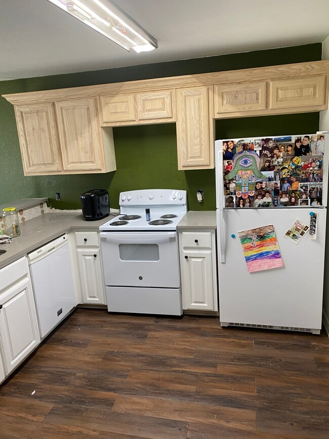 Photo - 2920 W Parnell St