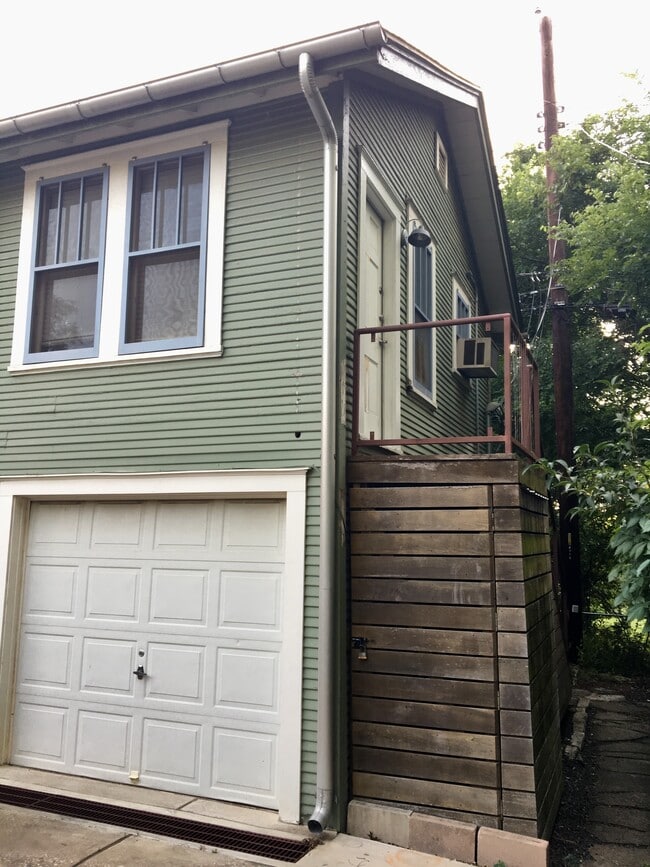 Photo - 2210 Euclid Ave Unidad 2210 1/2