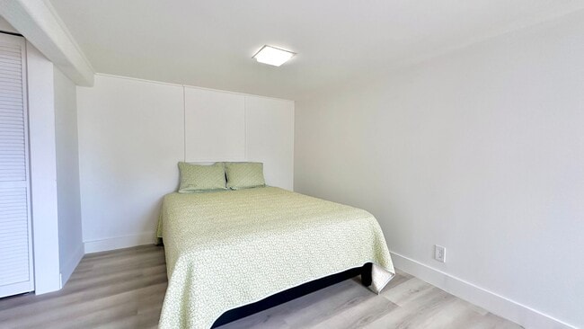 Photo - Available NOW - Newly Renovated Studio with 1 Bath & Washer/Dryer in Maunalani Heights!