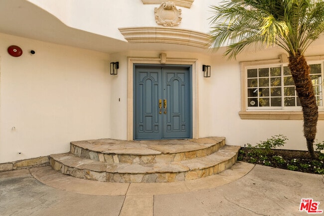 1109 Pine Dr