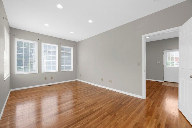 242 E 12th Ave