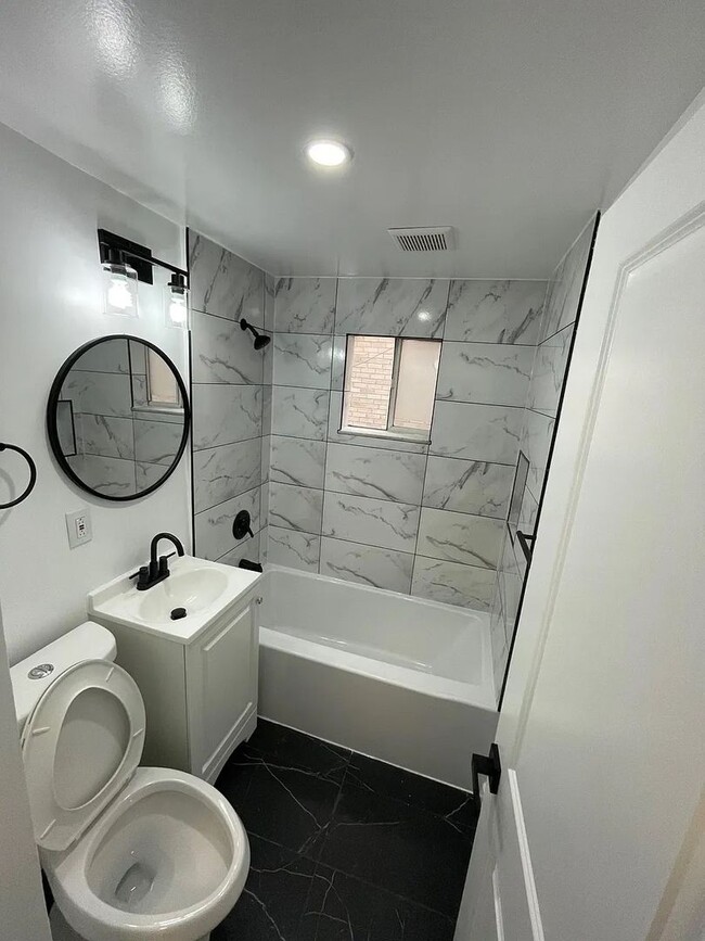 Photo - 1509 Rockland Ave Unit 1