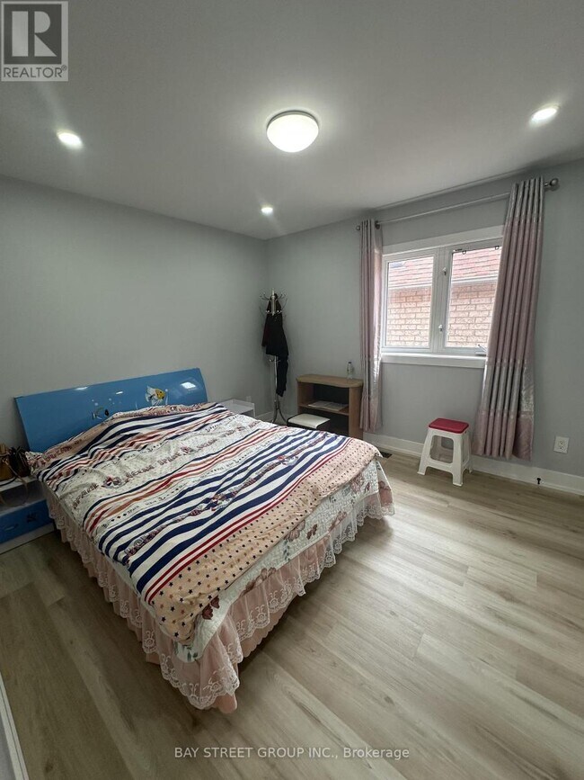 Photo - 178 Shepton Way