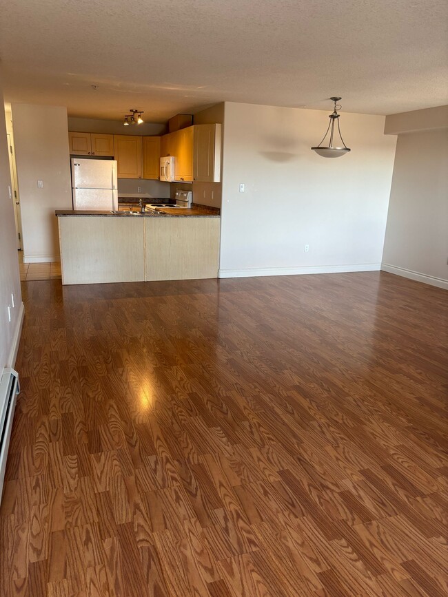 Photo - Mainstreet Manor 4910 50 St Unit MM-203