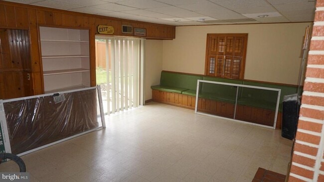 Photo - 8105 Legation Rd