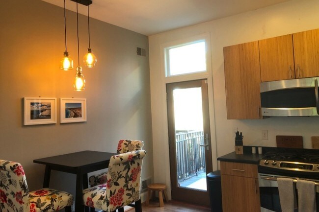 Photo - 703 13th St NE Unidad A