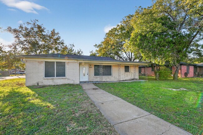 Photo - Charming 3-Bedroom Home on a Corner Lot in Fort Worth!
