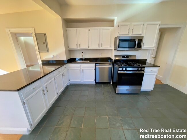 Photo - 2572 Massachusetts Ave