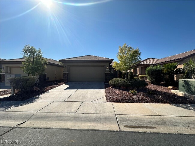 Building Photo - 6071 Saddle Horse Ave