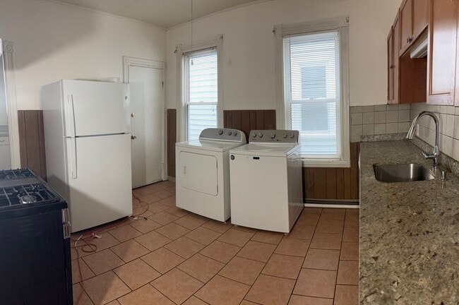 Photo - 427 Winthrop St Unit 1