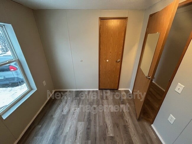 Photo - 111 S Cedar Dr