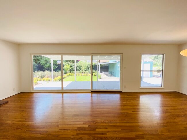 Photo - 12823 Martha St