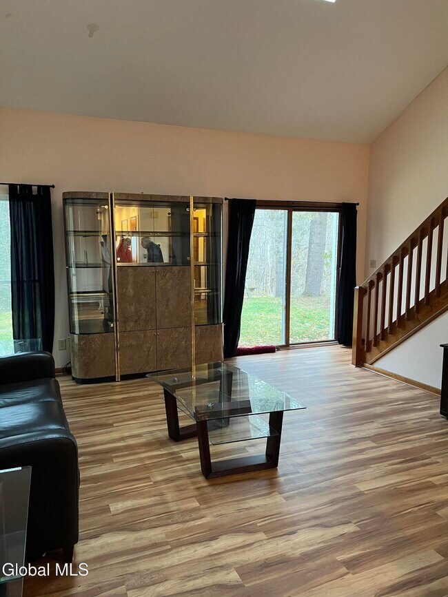 Photo - 43 Green Meadow Dr