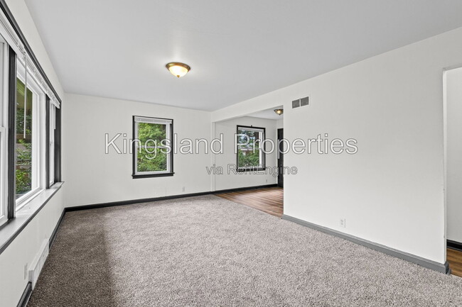 Photo - 9169 Newby St