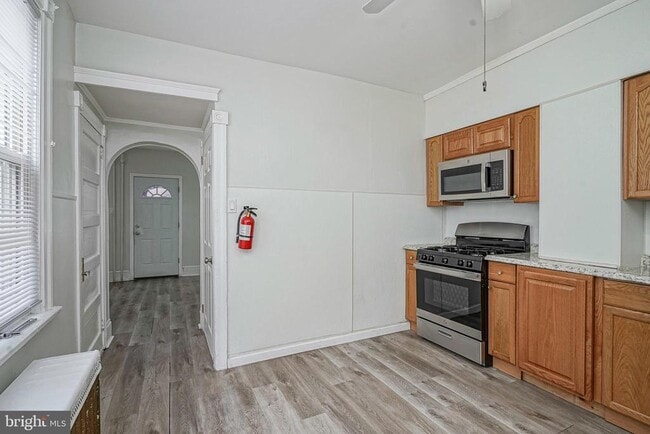 Photo - 30 S Railroad Ave