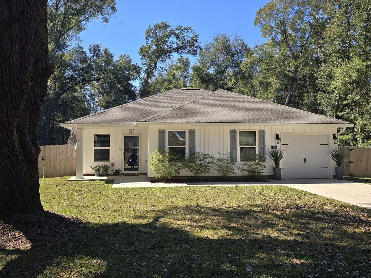 Pensacola - Calvert Oaks - 3 bedroom, 2 ba... - Pensacola - Calvert Oaks - 3 bedroom, 2 ba... House